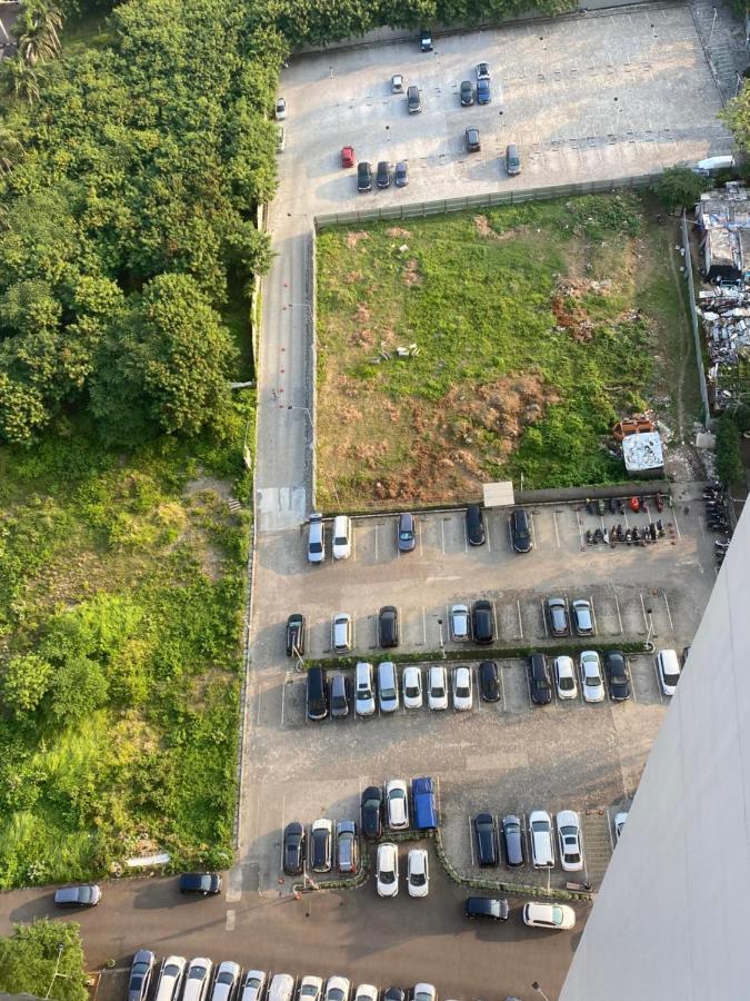 Callia Apartement Golf View Pulo Mas Jakarta Timur Eksteriør billede